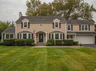 155 S Bay Ave, Brightwaters, NY 11718