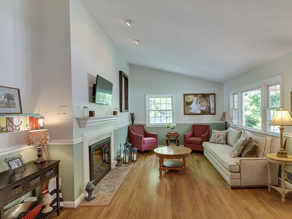 1st image of 1503 Alexandria Ave
