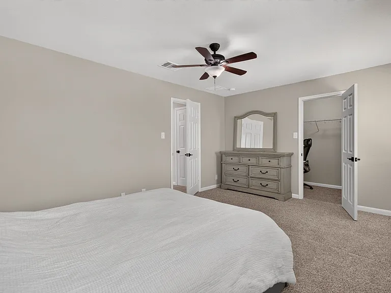 937 Lauren St — Photo 17