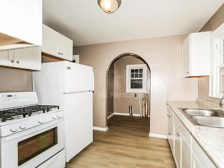 3006 Noble St — Photo 9