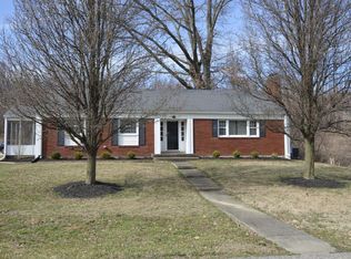 6514 Oak Valley Dr, Louisville, KY 40214