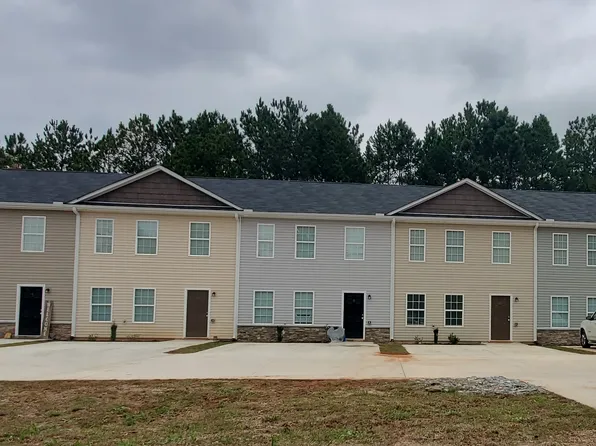 122 Crown Point Dr, Cornelia, GA