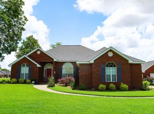 101 Stonegate Rd, Headland, AL 36345