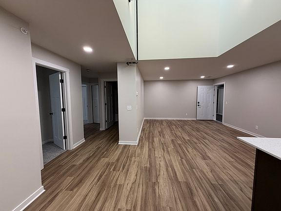 4th image of 2009 Franklin St #3
