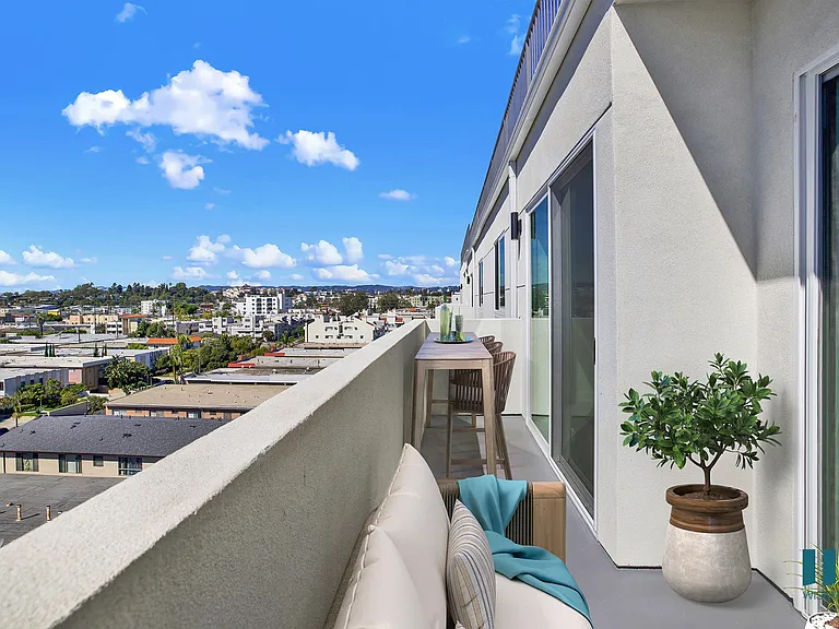 Spacious Patio