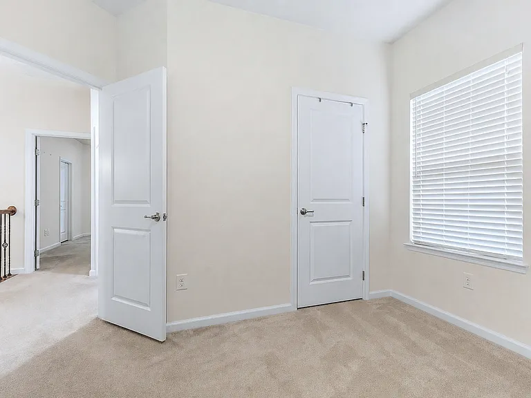 25707 Bishop Grove Ter — Photo 16