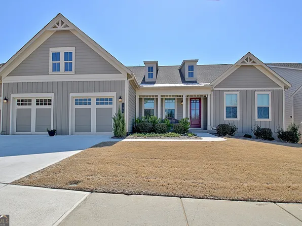 135 Red Maple Dr, Peachtree City, GA 30269