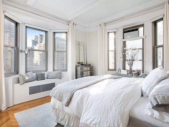 4th image of 36 Gramercy Park E APT 7W