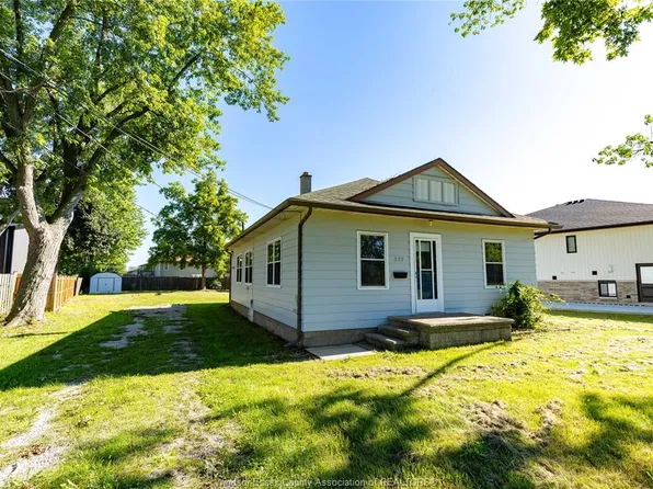 327 Bouffard Rd, Lasalle, ON N9J 1G3