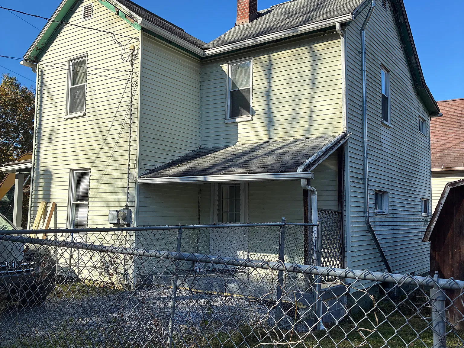 3 bed, 1.5 bath, 1500 sqft, $950 — Photo 1