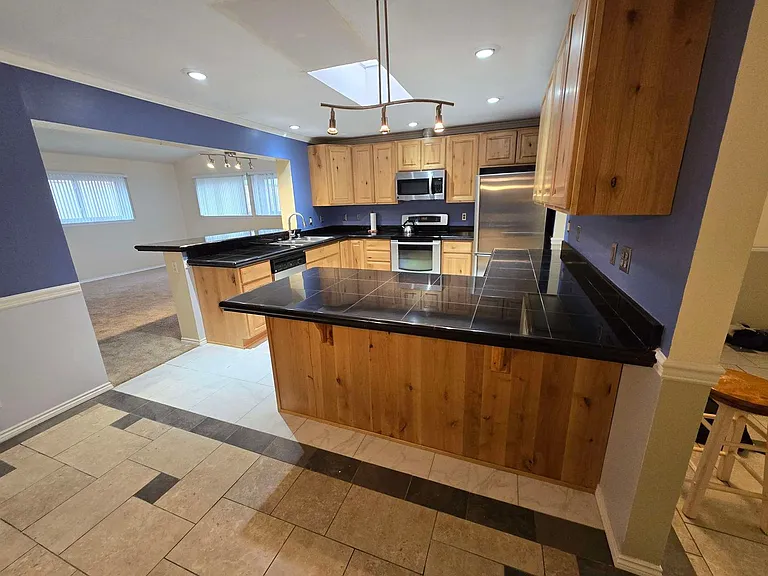 1500 Shirley St NE — Photo 4