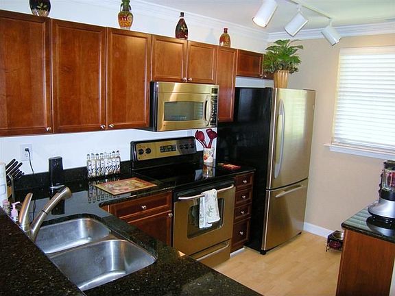 Stainless steel appliances throughout