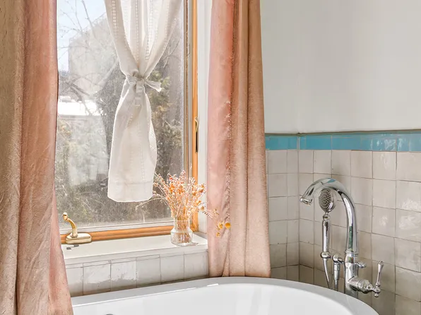 544 Pacific Street image 8 of 14