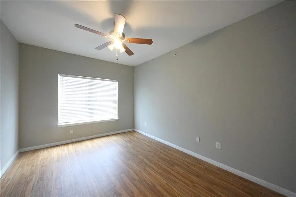 2 bed, 2.0 bath, 932 sqft, $2,100 — Photo 4