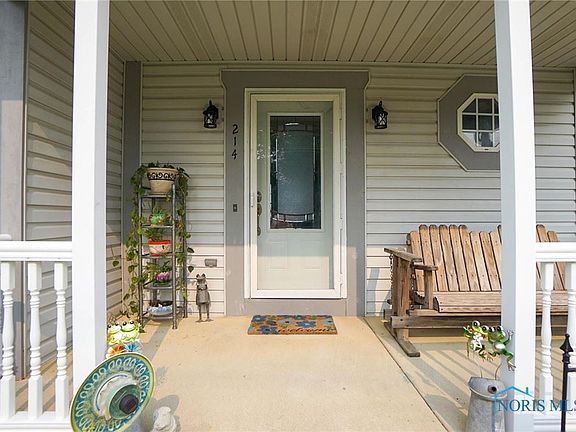 3rd image of 214 Rudolph Rd