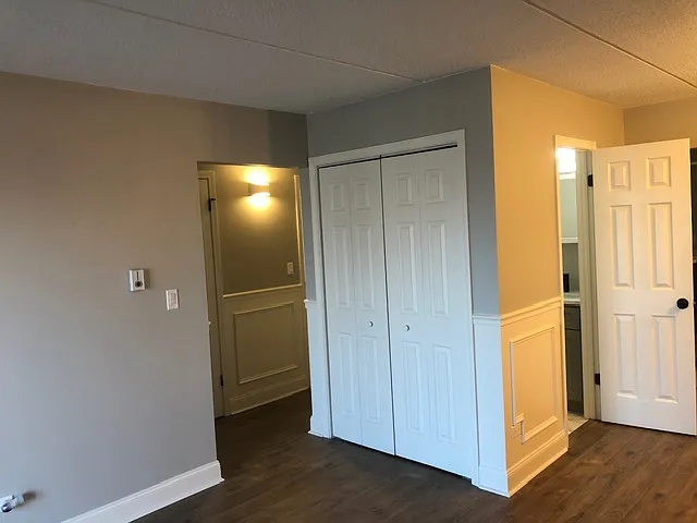 951 N Rohlwing Rd #101A — Photo 5