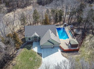 20881 Lake Ridge Dr, Prior Lake, MN 55372