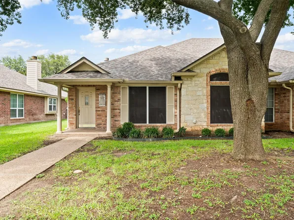 517 Old Mill Creek Dr, Waco, TX 76712