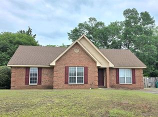 63 Lilly Pad Cir, Millbrook, AL 36054