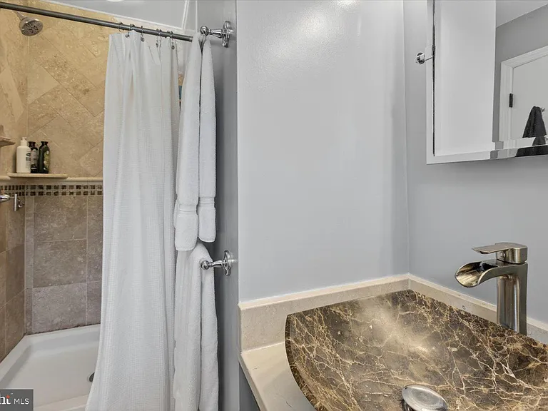 2212 Reddfield Dr — Photo 39