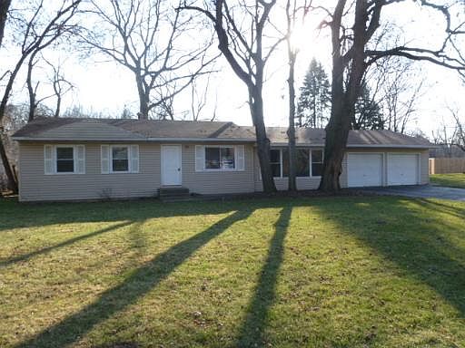 1st image of 207 Oakwood Dr