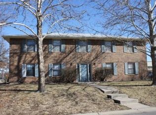 1800 SW 8th St APT B, Blue Springs, MO 64015