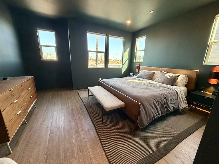 1721 Campbell St — Photo 30