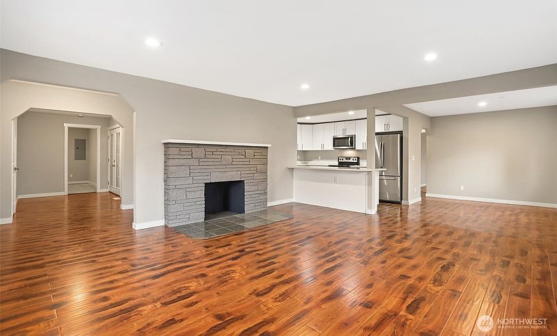 4th image of 6615 S Huson Street