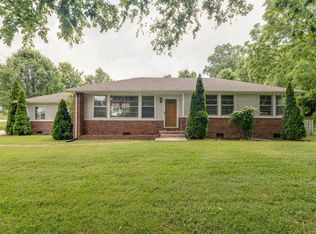 511 Hogan Rd, Nashville, TN 37220