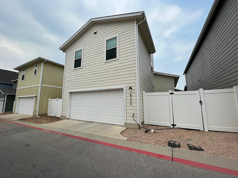 8106 Frida Bnd — Photo 17