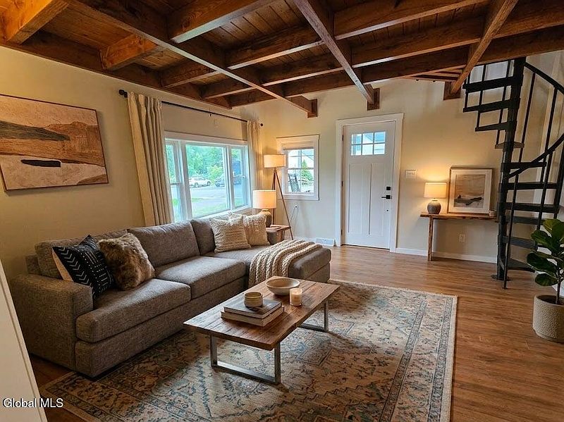 4th image of 32 Alden Avenue