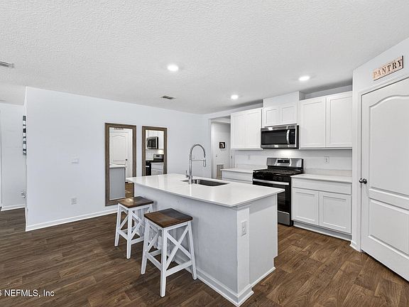 5th image of 231 ARDILA Circle