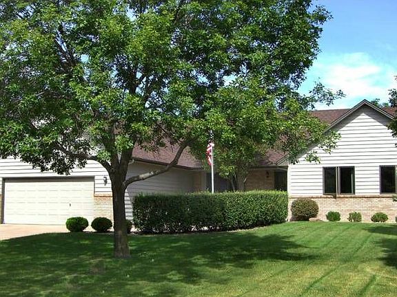 5BR, 4BA, Tandem 3 Car