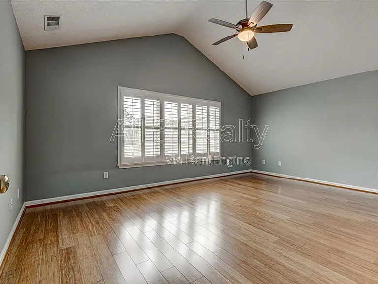 2540 Alvecot Cir — Photo 7