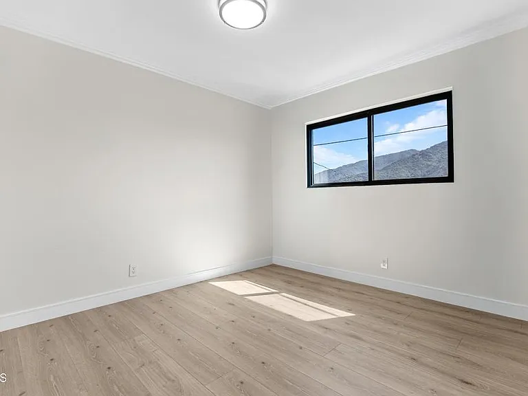 9321 Belvoir Ave — Photo 18