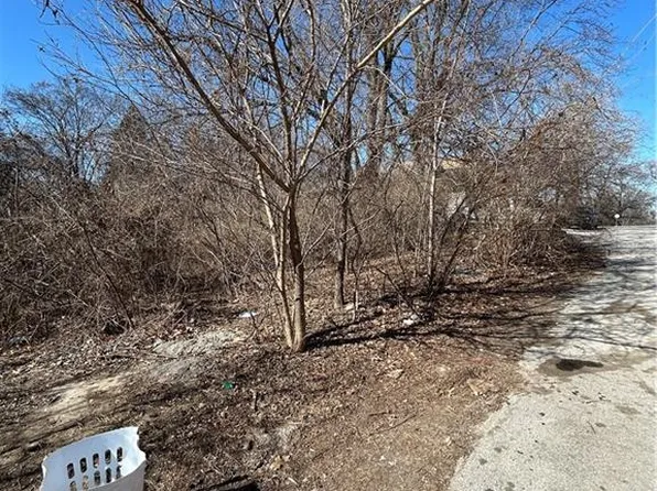 1822 Cambridge Ave, Kansas City, MO 64126