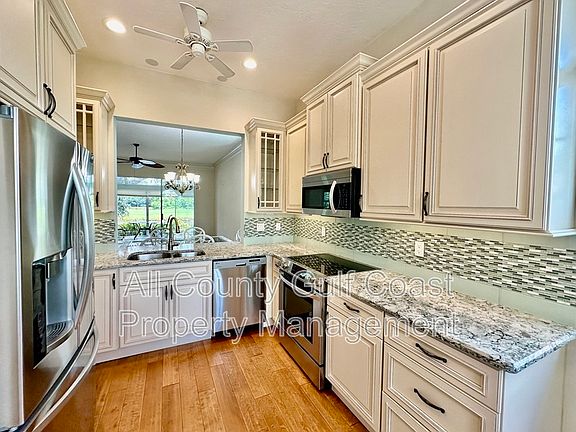 3rd image of 5675 Long Common Cir