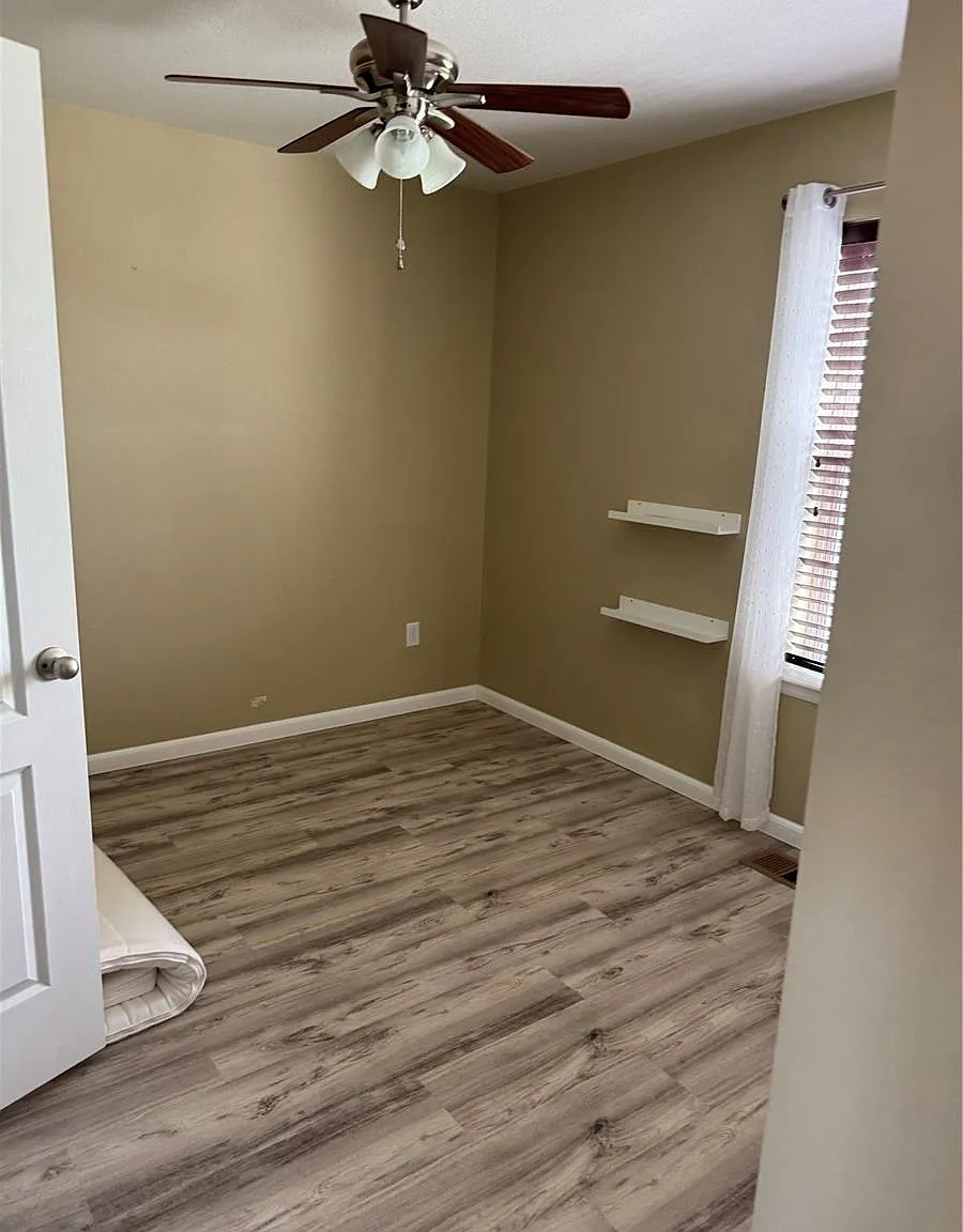 5 bed, 3.5 bath, 2977 sqft, $3,995 — Photo 3