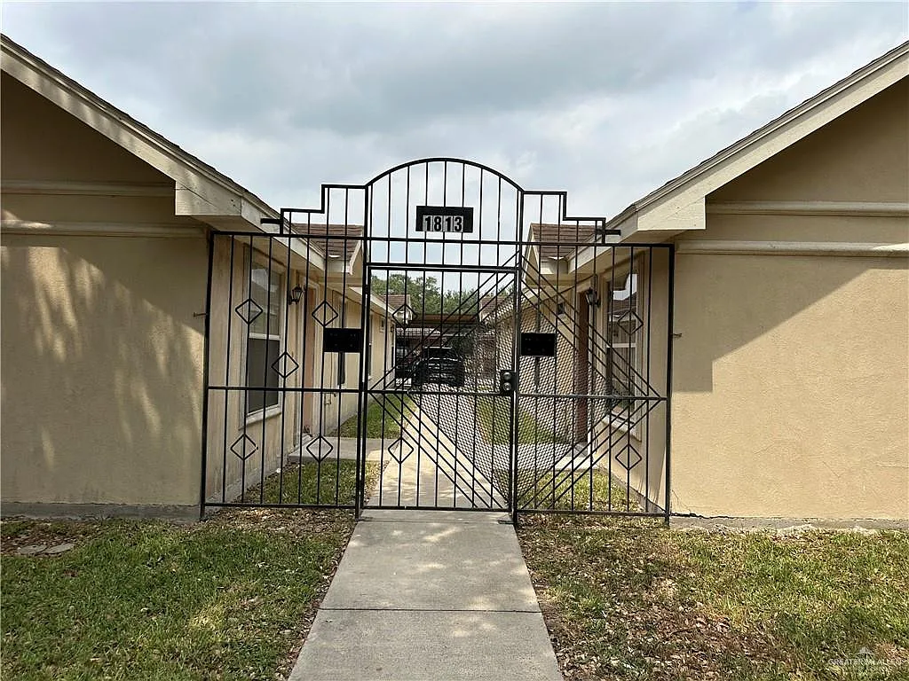 3 bed, 2.0 bath, 1152 sqft, $975 — Photo 2