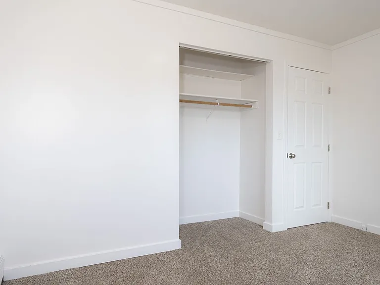 248 Bentley Dr — Photo 6