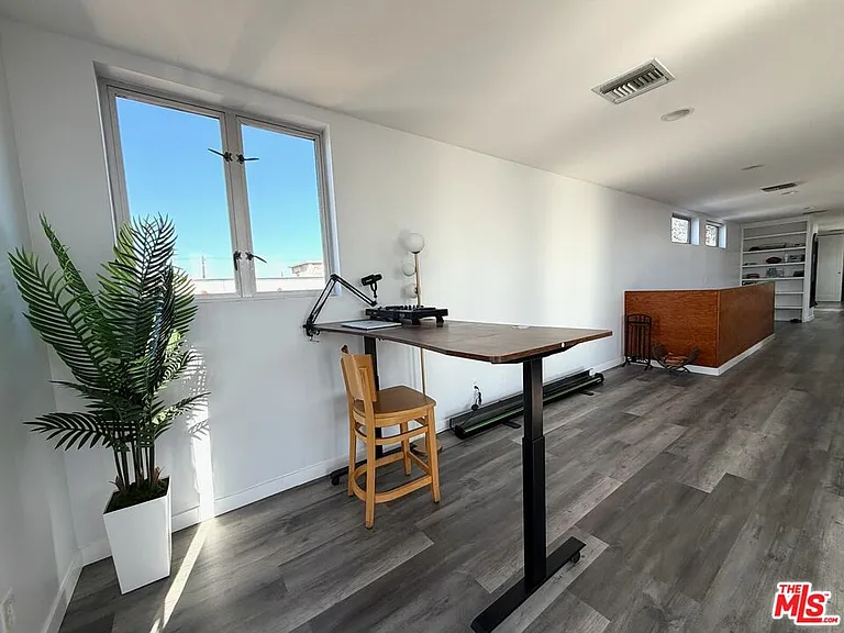 46 Rose Ave — Photo 15