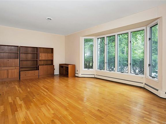 5th image of 7 Gallop Ct