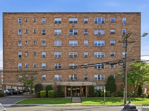 25 Jefferson St APT 2F, Hackensack, NJ 07601