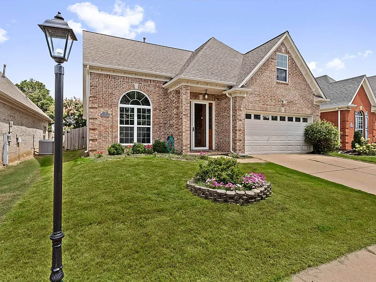 10492 Ashfarm Way — Photo 2
