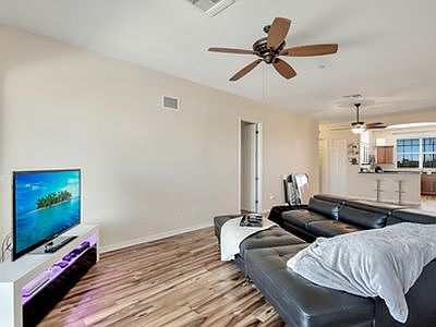 4th image of 103 SW 39th St APT 204