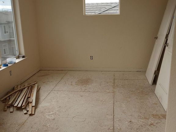 3rd image of 1175 Bayshore Dr