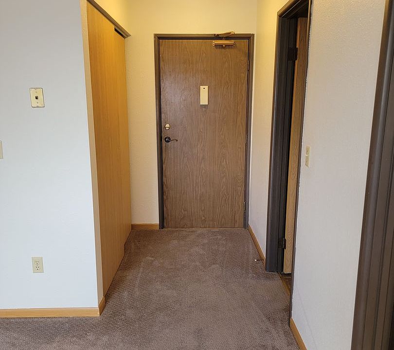 North View Apartments - 250 21st St NW Owatonna MN | Zillow