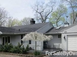 1398 Miami Rd, Benton Harbor, MI 49022