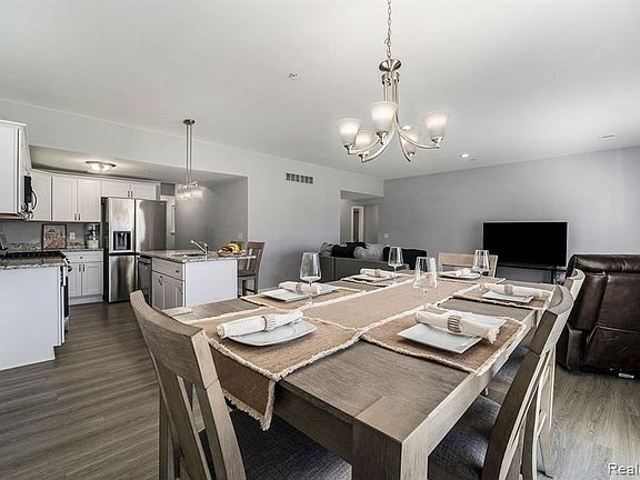 5th image of 16640 Savor Ln Unit 11