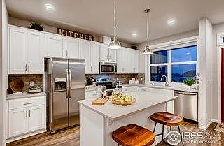 2710 Center Park Way — Photo 2
